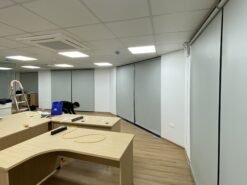 Rèm cuốn trơn văn phòng đẹp giá rẻ