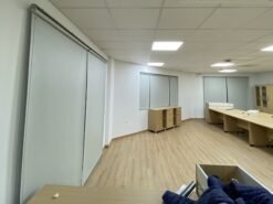 Rèm cuốn trơn văn phòng đẹp giá rẻ